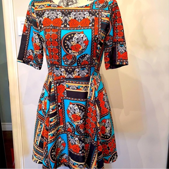 Rose dress - Picture 2 of 6